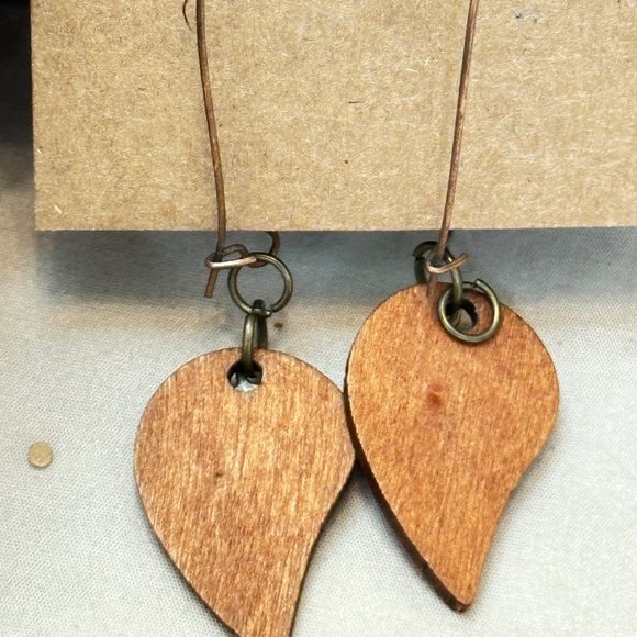 2/$15 Copper wood leaf & bead earrings Kidney wire hooks - Picture 5 of 16